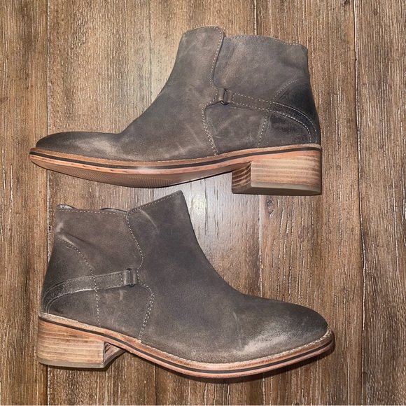 DIBA TRUE Bootie Women's 9 Casp Ian Distressed Taupe Leather Western Equestrian - Picture 3 of 12